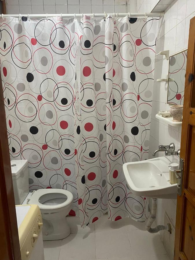Adonis Bistro Cafe Bar Hostel Φετιγιέ Εξωτερικό φωτογραφία